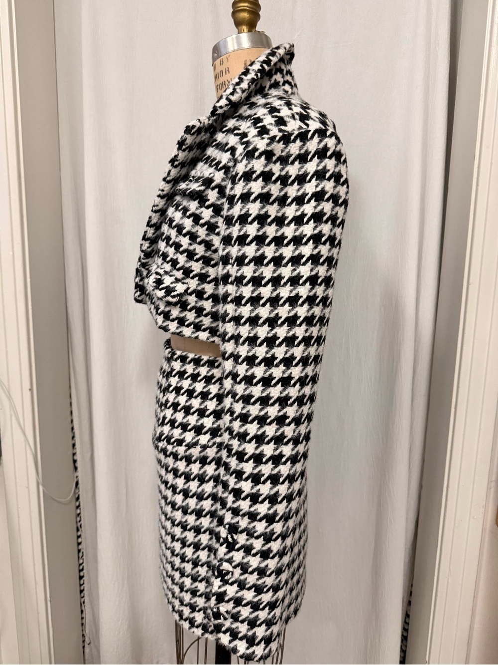 For Love and Lemons, Black & White Houndstooth Cropped Blazer and Mini Skirt Set - Picture 4 of 9